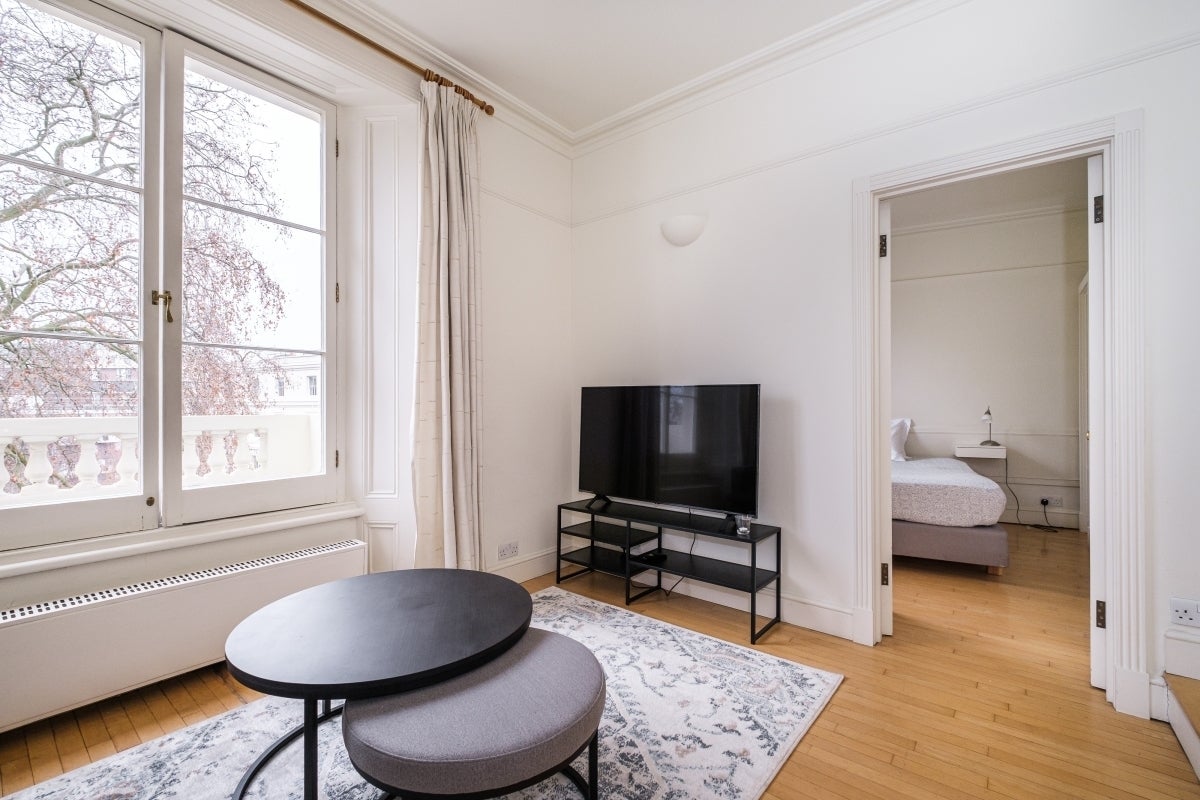 Flat Cleveland Square in City of Westminster
