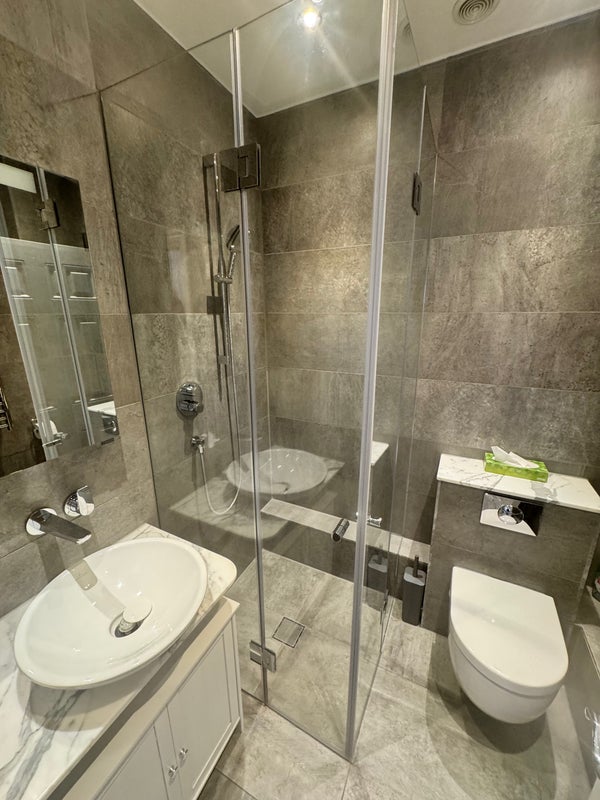 Room Draycott Place in Greater London