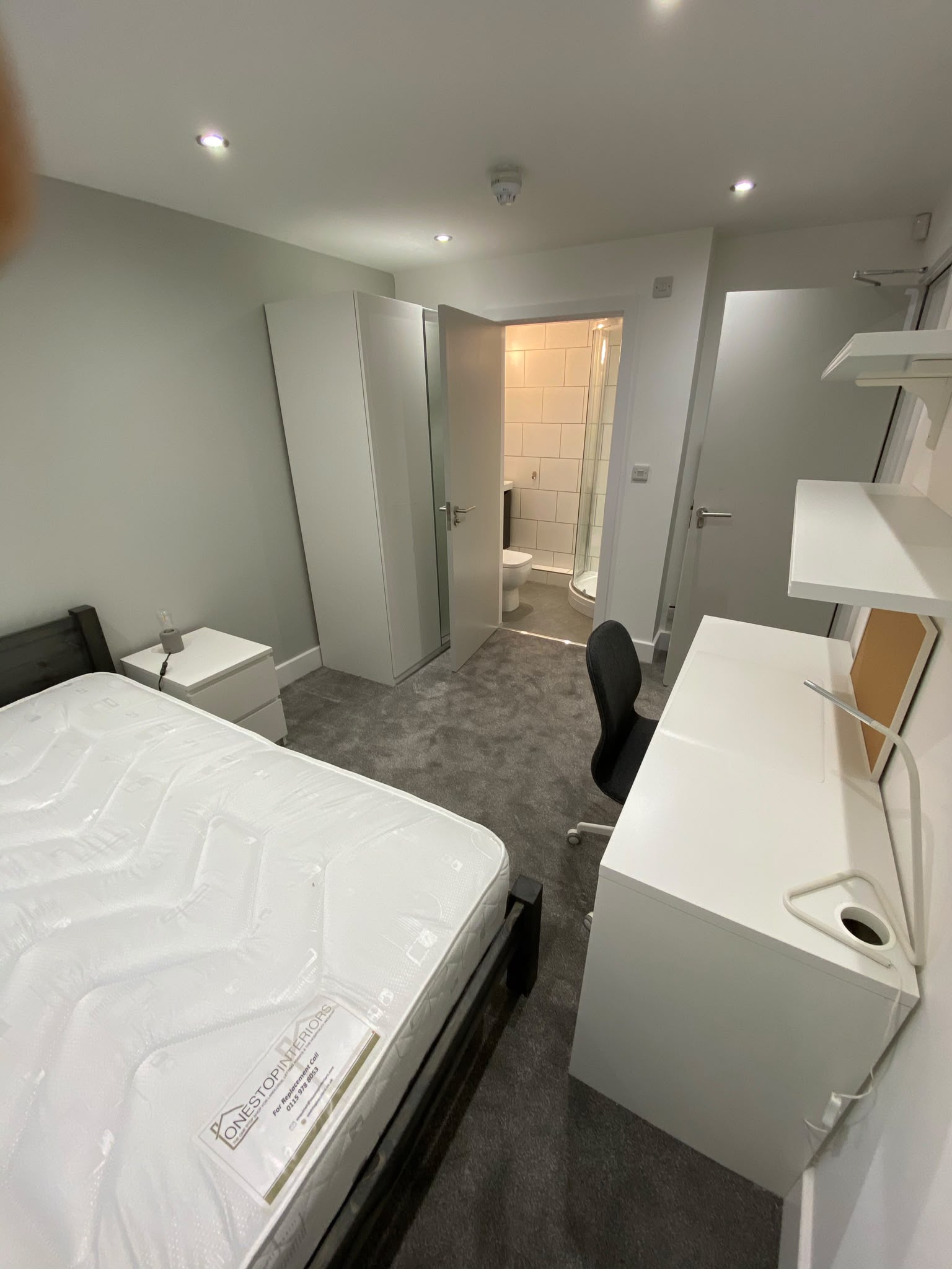 Room Barrique Road in Nottingham