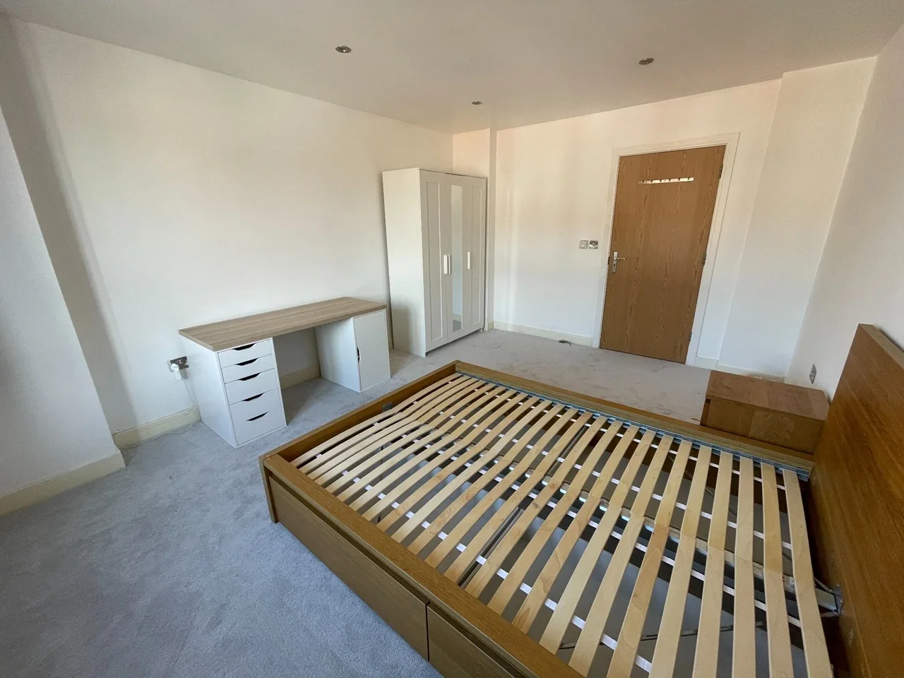 Room Neasden Lane in Greater London