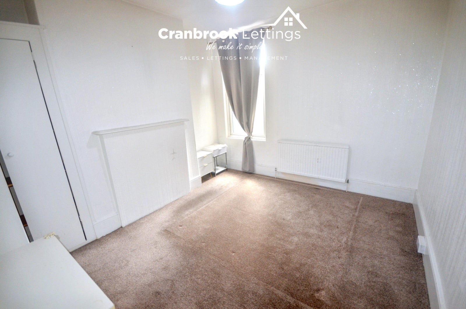 Flat Lambourne Road in Chigwell