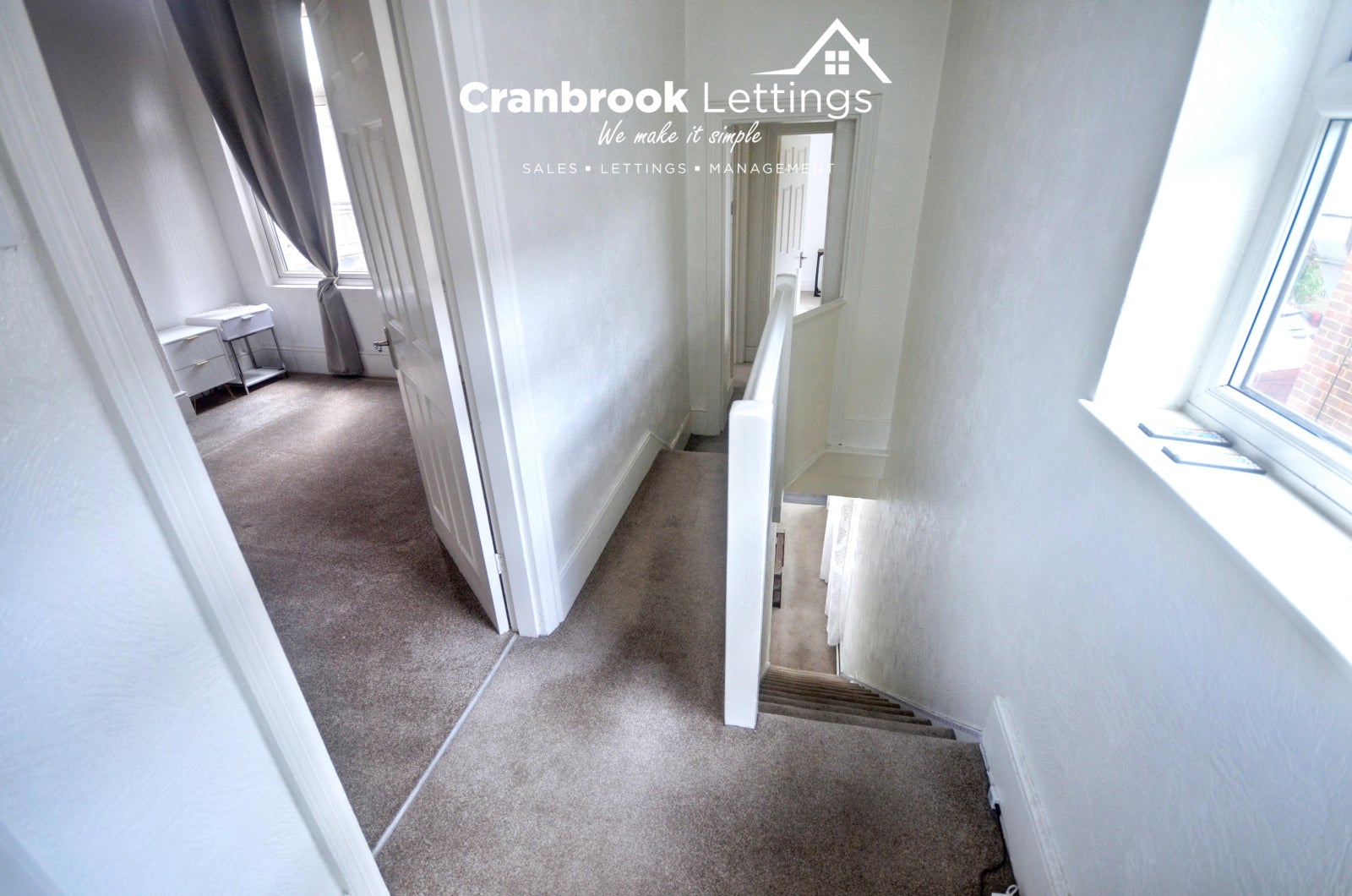 Flat Lambourne Road in Chigwell