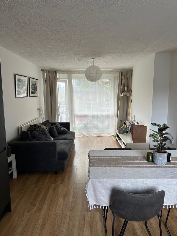 Room Cook's Road in Greater London