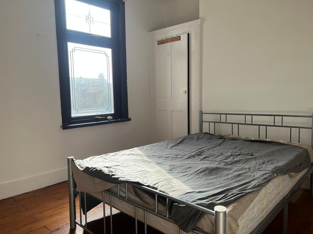 Room Grove Green Road in Greater London