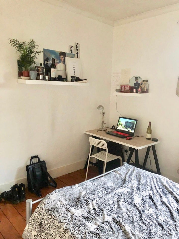 Room Grove Green Road in Greater London