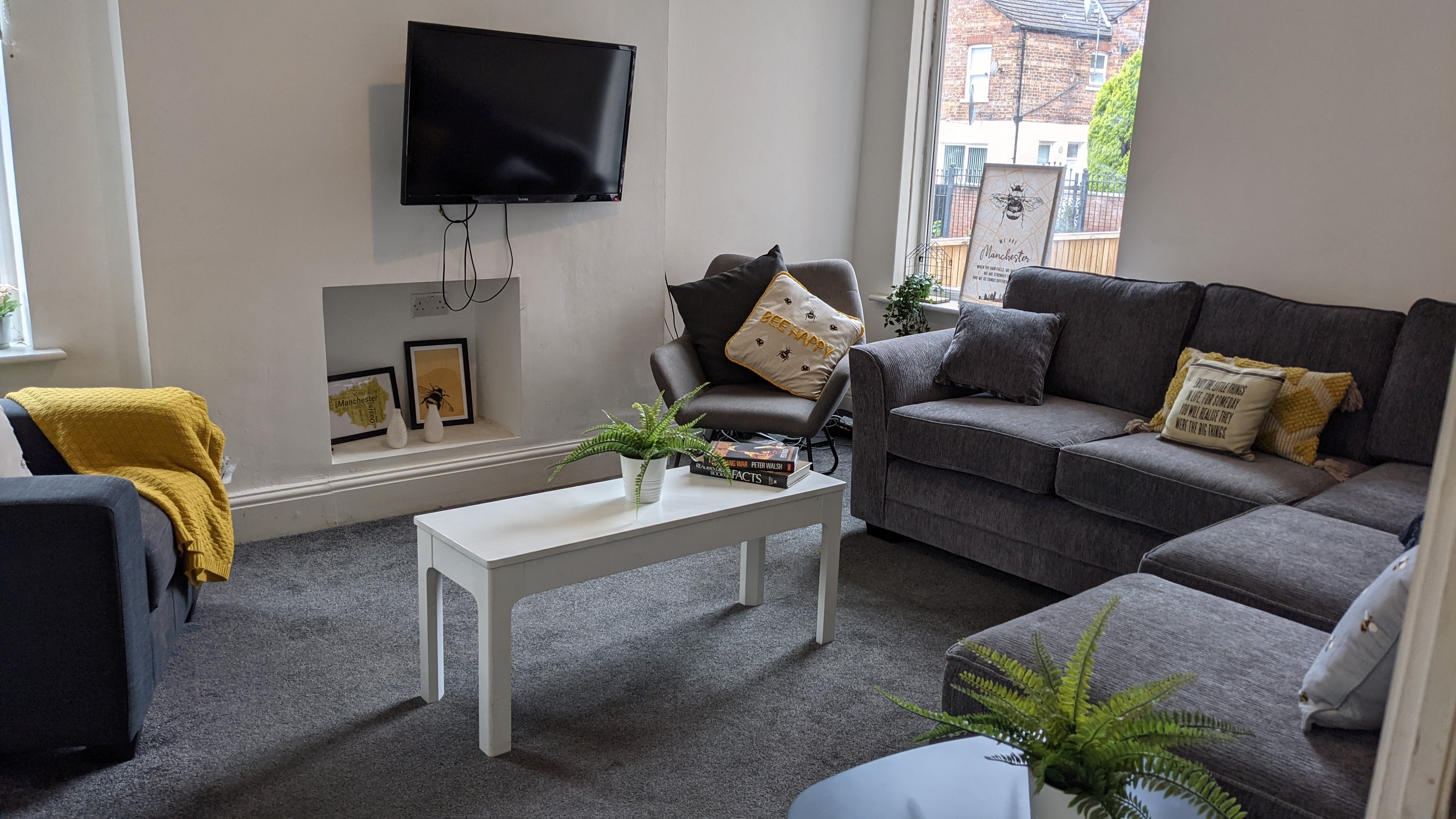 Flat Parkfield Street in Manchester