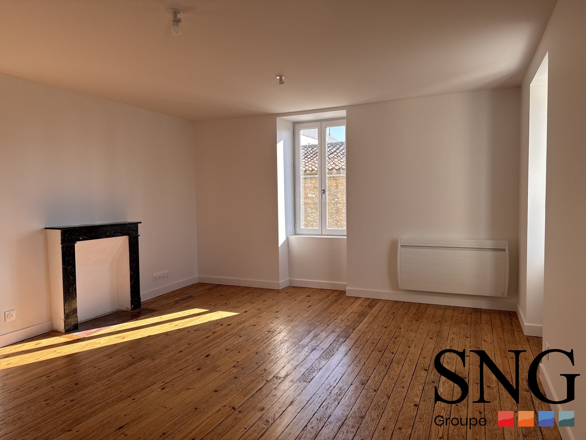 Appartement Place Marquis de Surgères à Sèvremont