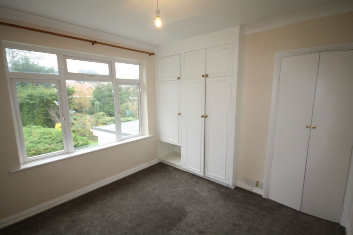 House Glenavon Gardens in Slough