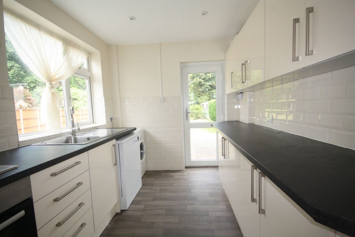 House Glenavon Gardens in Slough