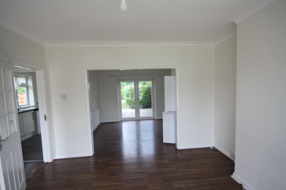 House Glenavon Gardens in Slough