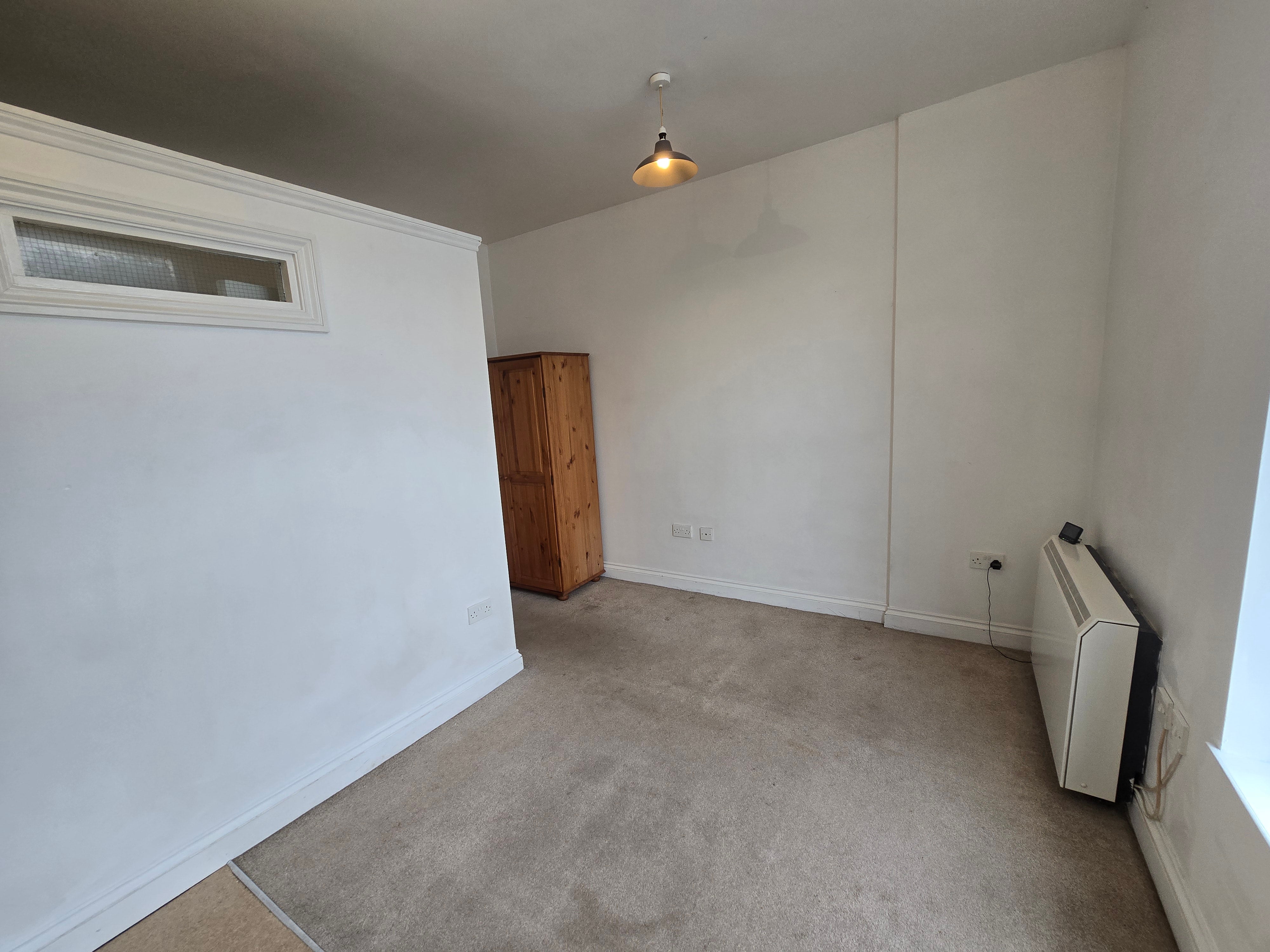 Flat Paradise Road in Teignbridge
