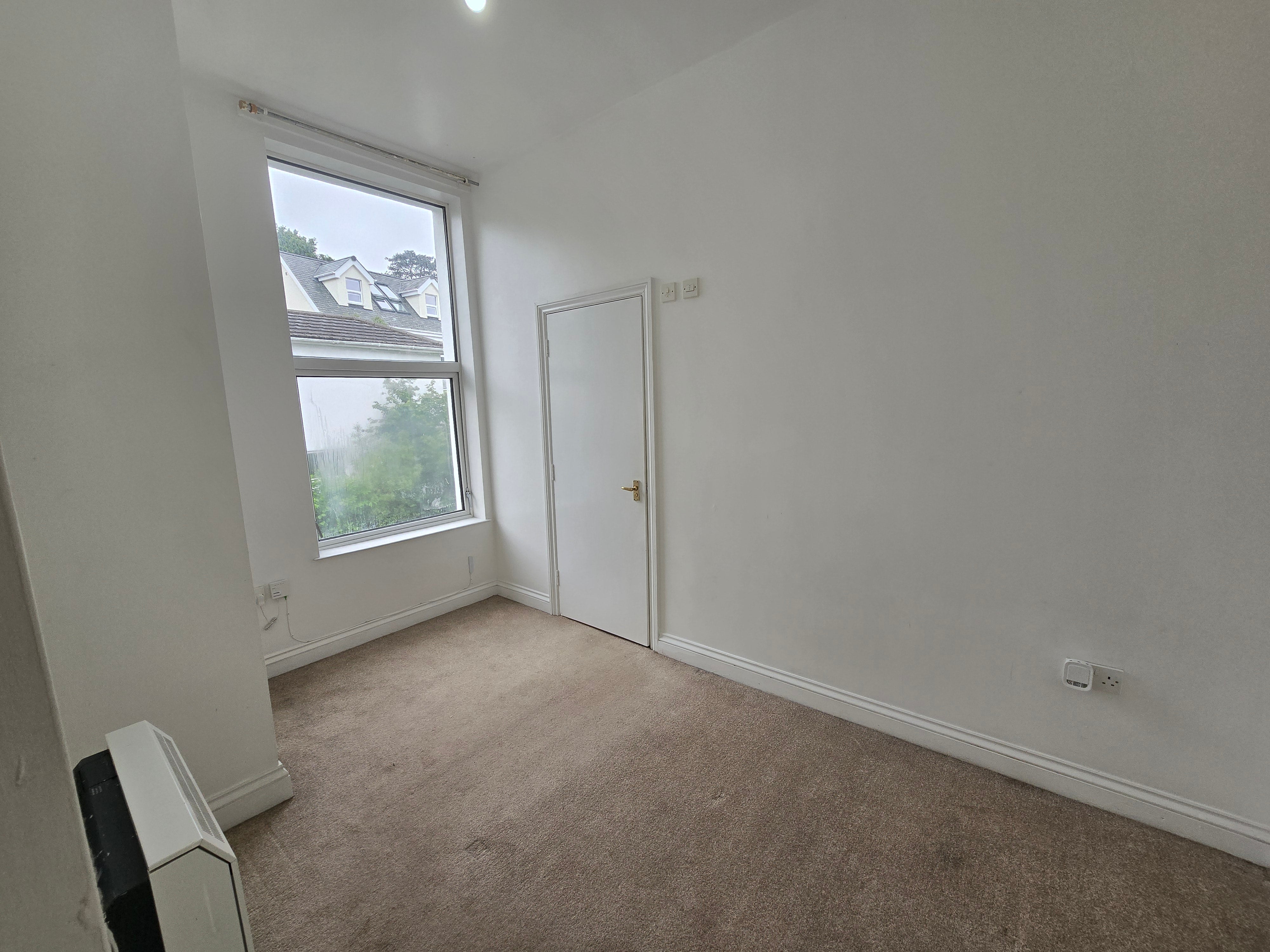 Flat Paradise Road in Teignbridge
