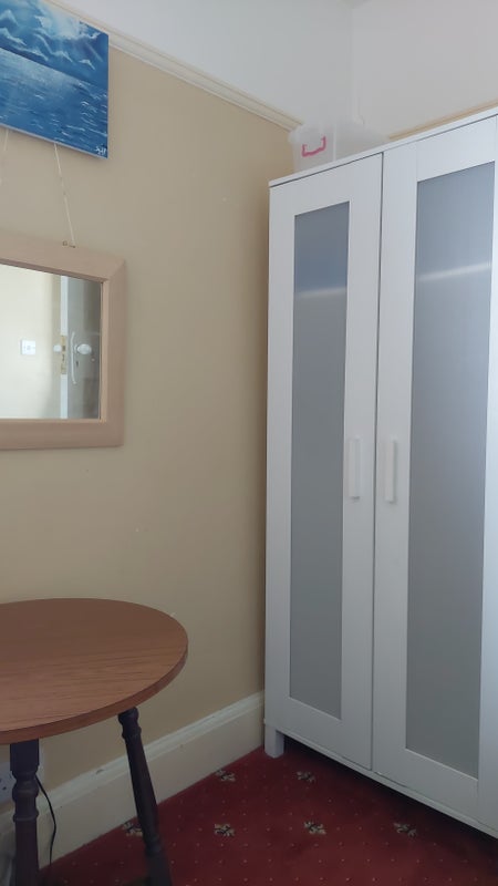 Room Passmore Gardens in Greater London