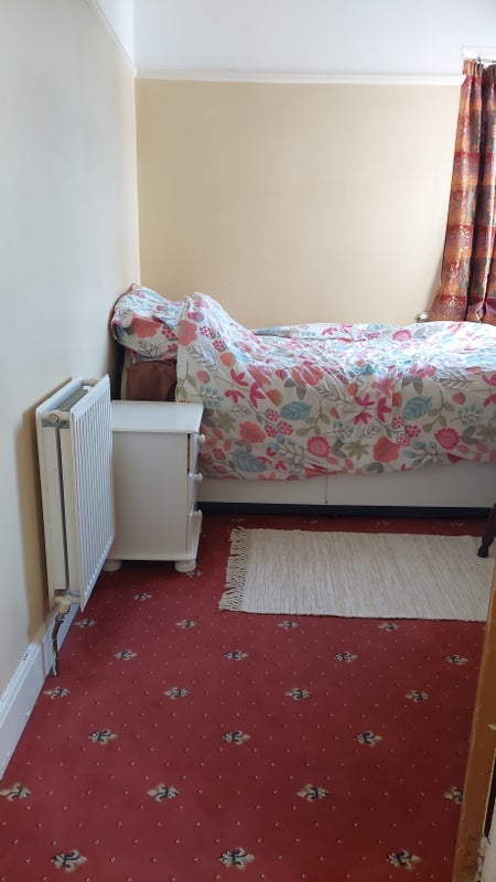 Room Passmore Gardens in Greater London