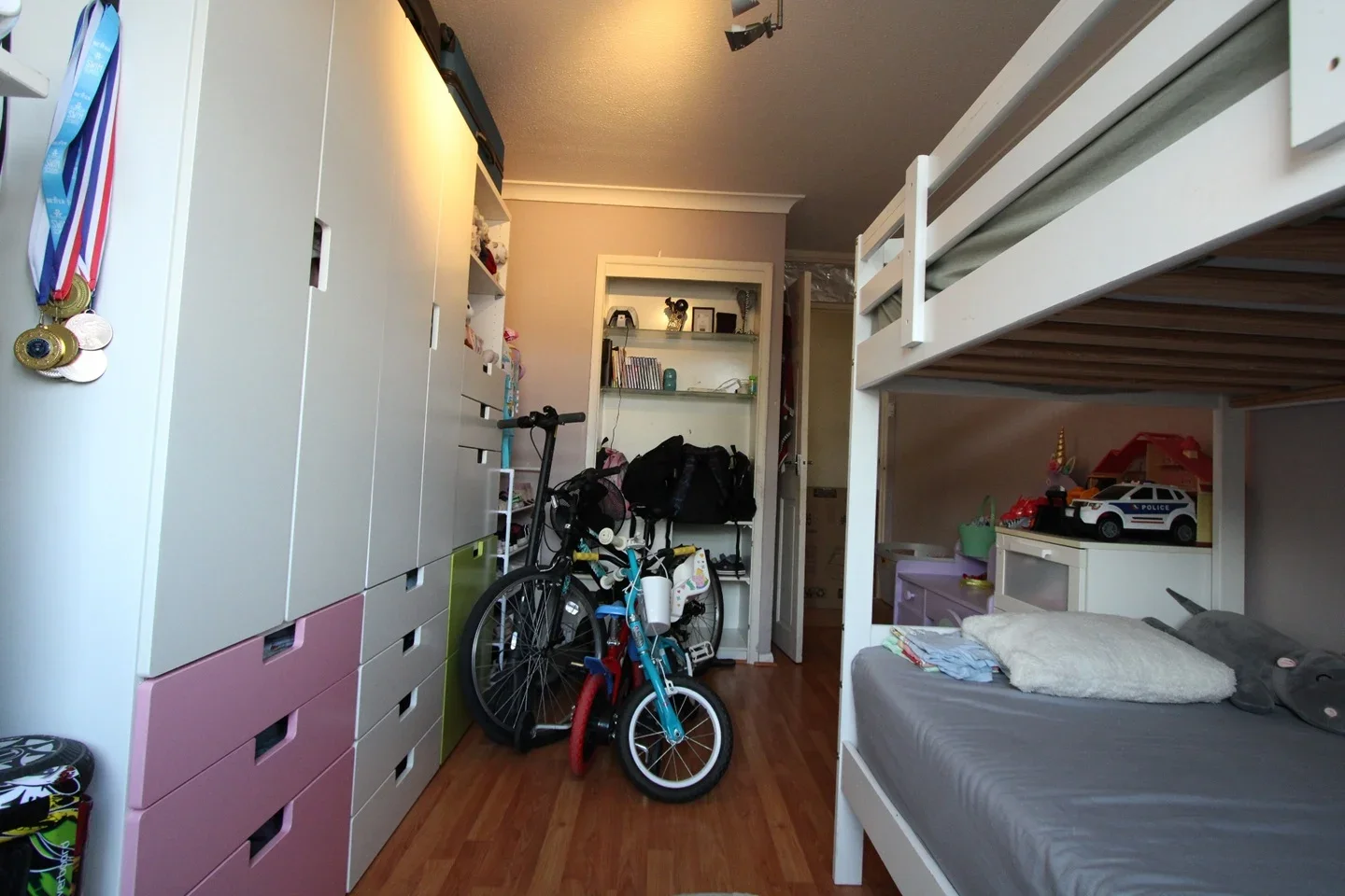 Flat Longford Court in Epsom and Ewell