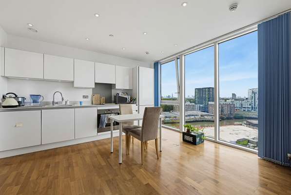 Flat Norman Road in Greater London