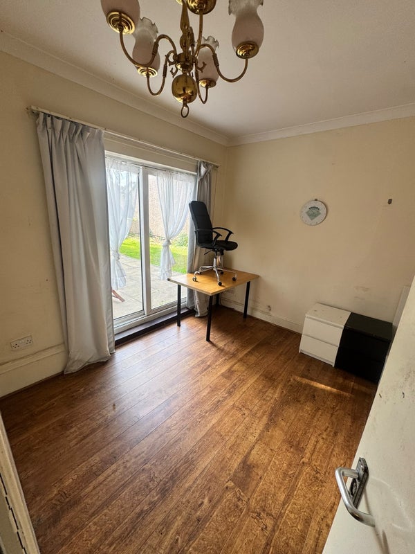 Room Holyhead Road in Coventry