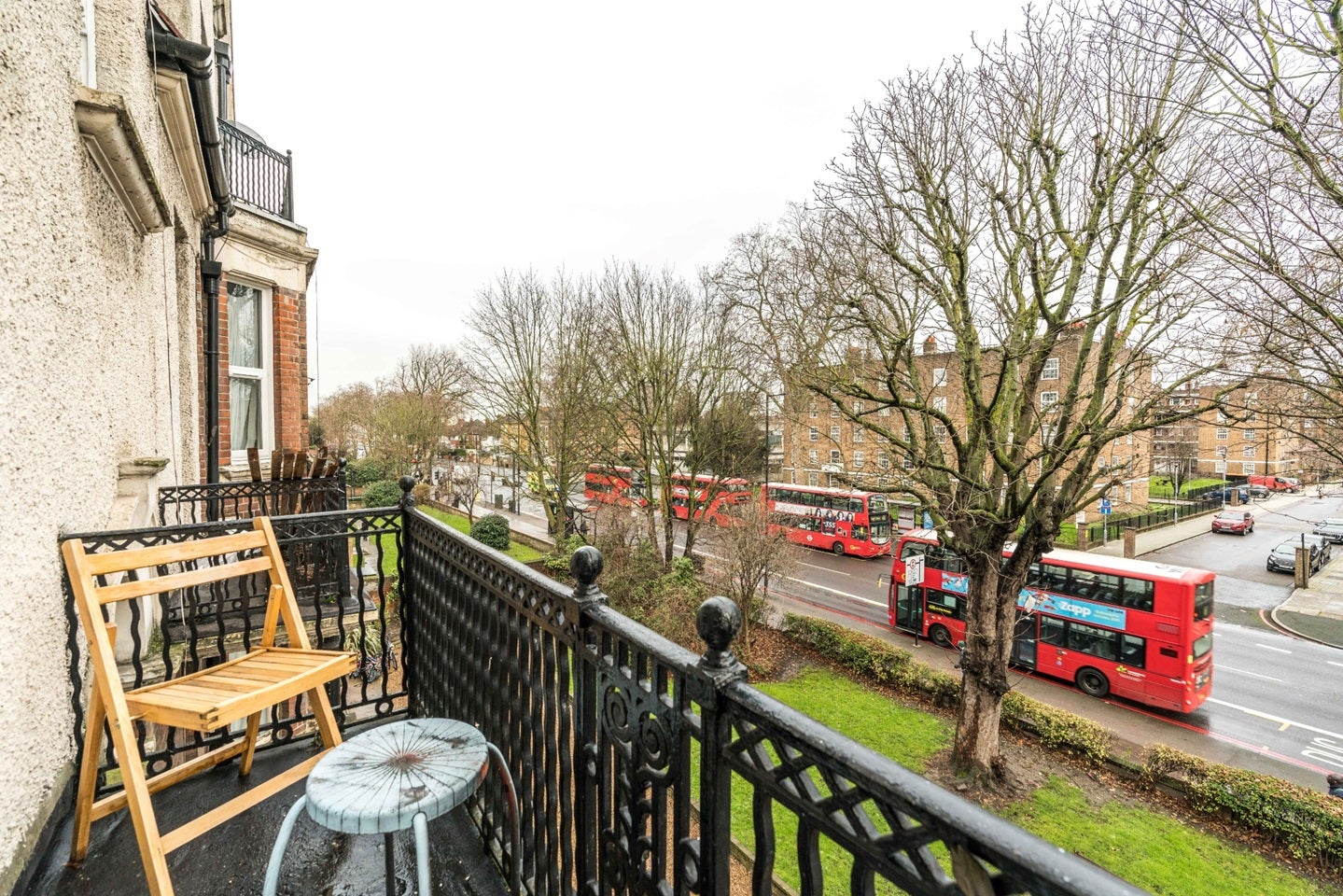 Flat Holmleigh Road in Greater London