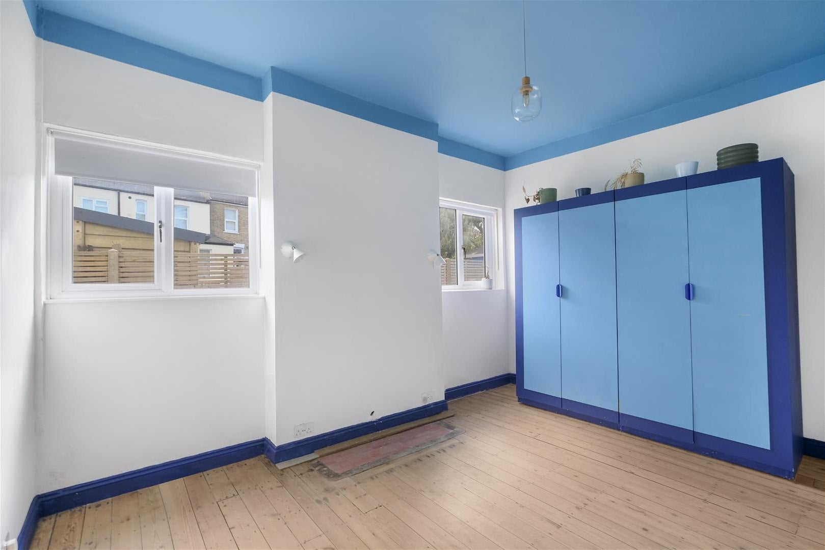 Flat Broadfield Road in Greater London