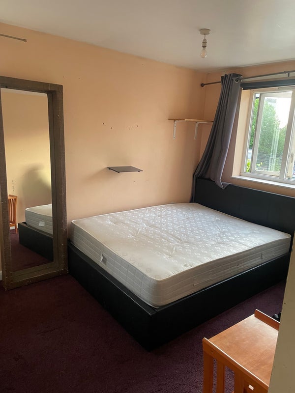 House Priory Court in Greater London