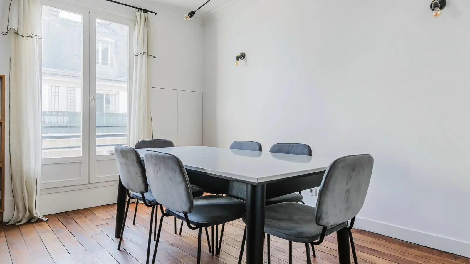 Flat Rue de Courcelles in Paris