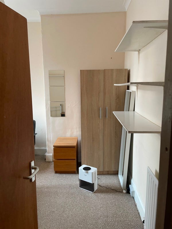 Room Devonshire Place in Newcastle upon Tyne