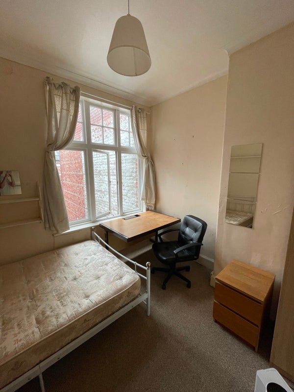 Room Devonshire Place in Newcastle upon Tyne