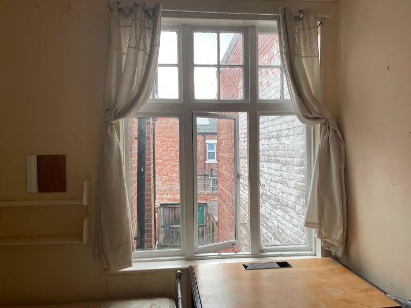 Room Devonshire Place in Newcastle upon Tyne