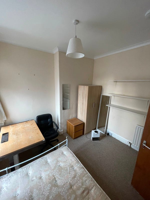 Room Devonshire Place in Newcastle upon Tyne
