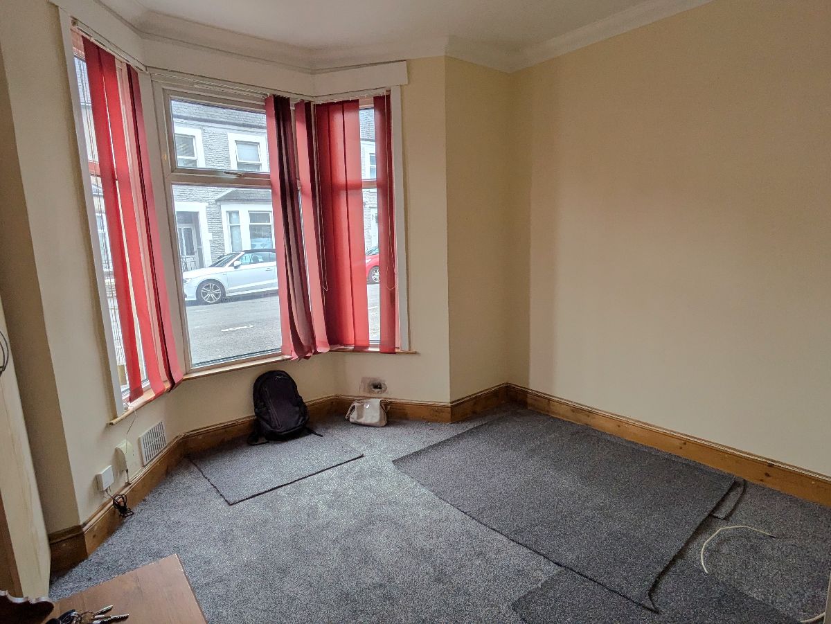 Flat Glenroy Street in Cardiff
