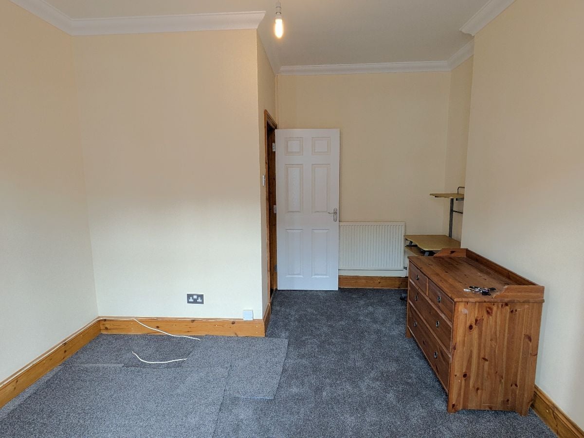 Flat Glenroy Street in Cardiff