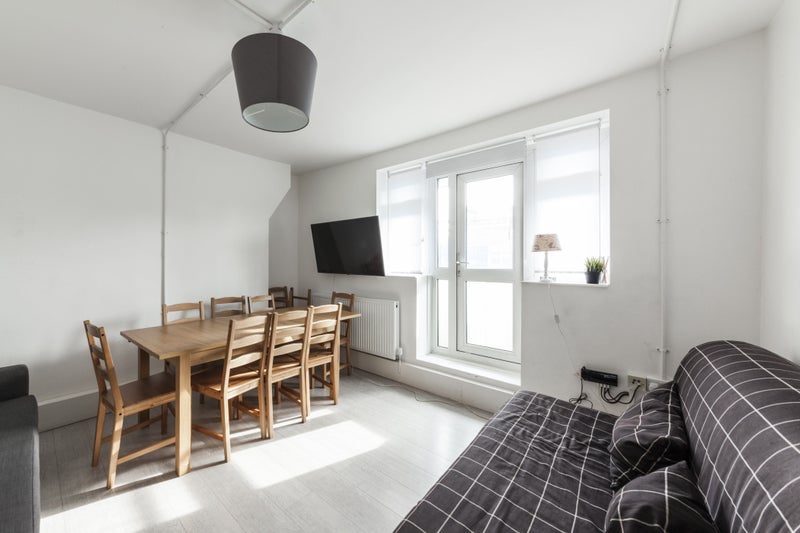 Flat Sceptre Road in Greater London