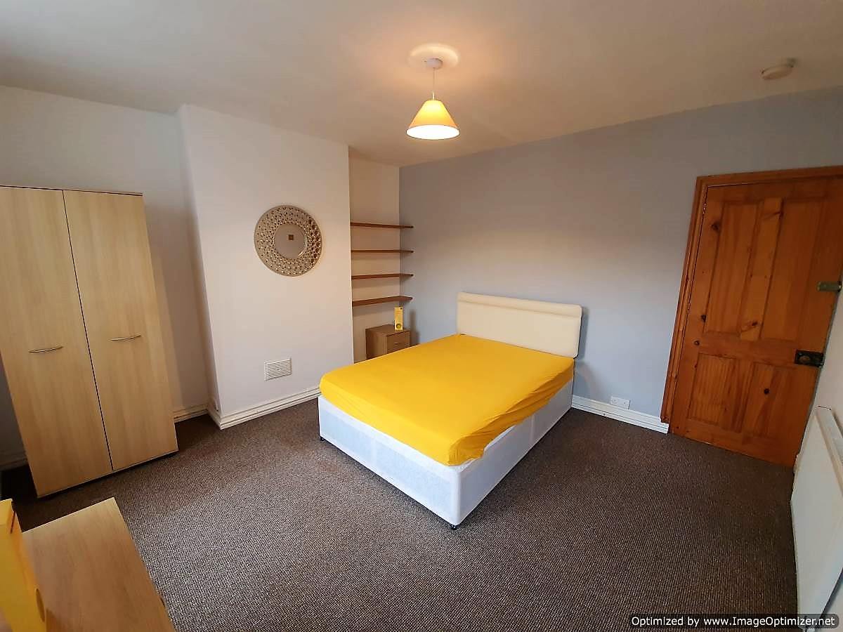 Room Princes Road in Stoke-on-Trent