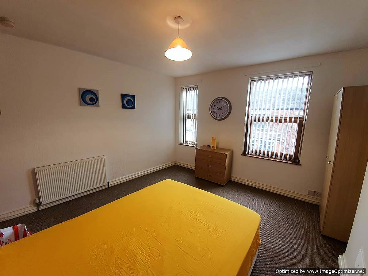 Room Princes Road in Stoke-on-Trent
