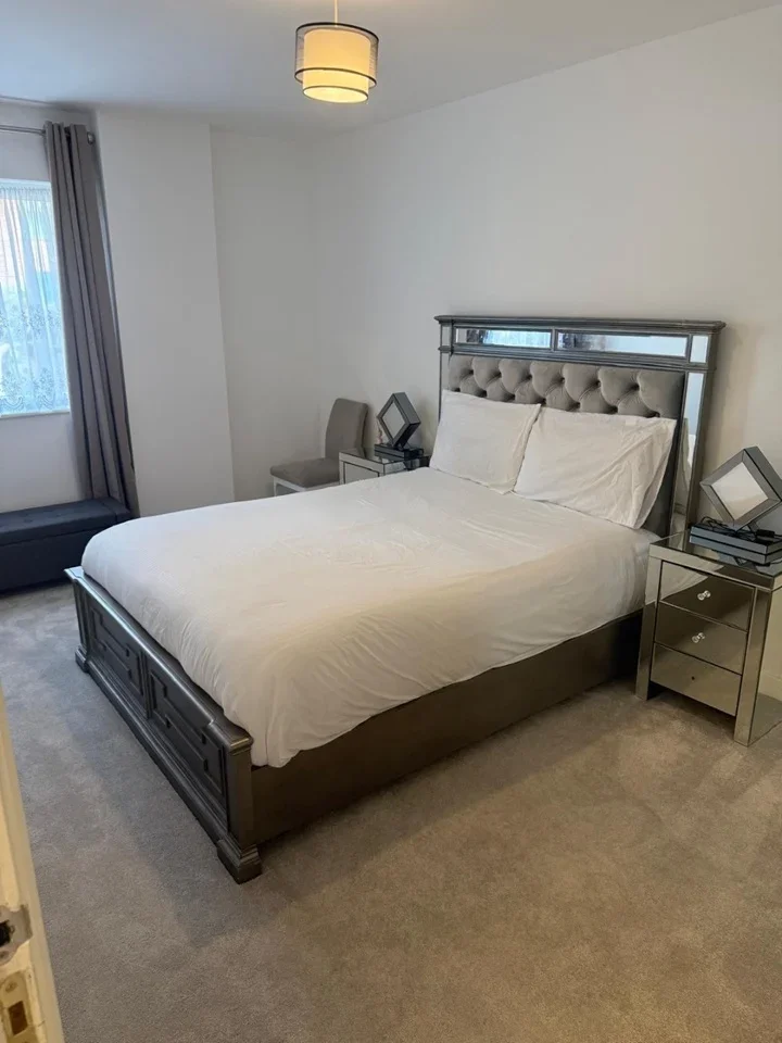 Flat Harrow View in Greater London