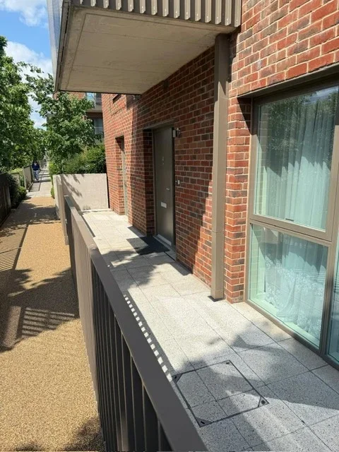 Flat Harrow View in Greater London