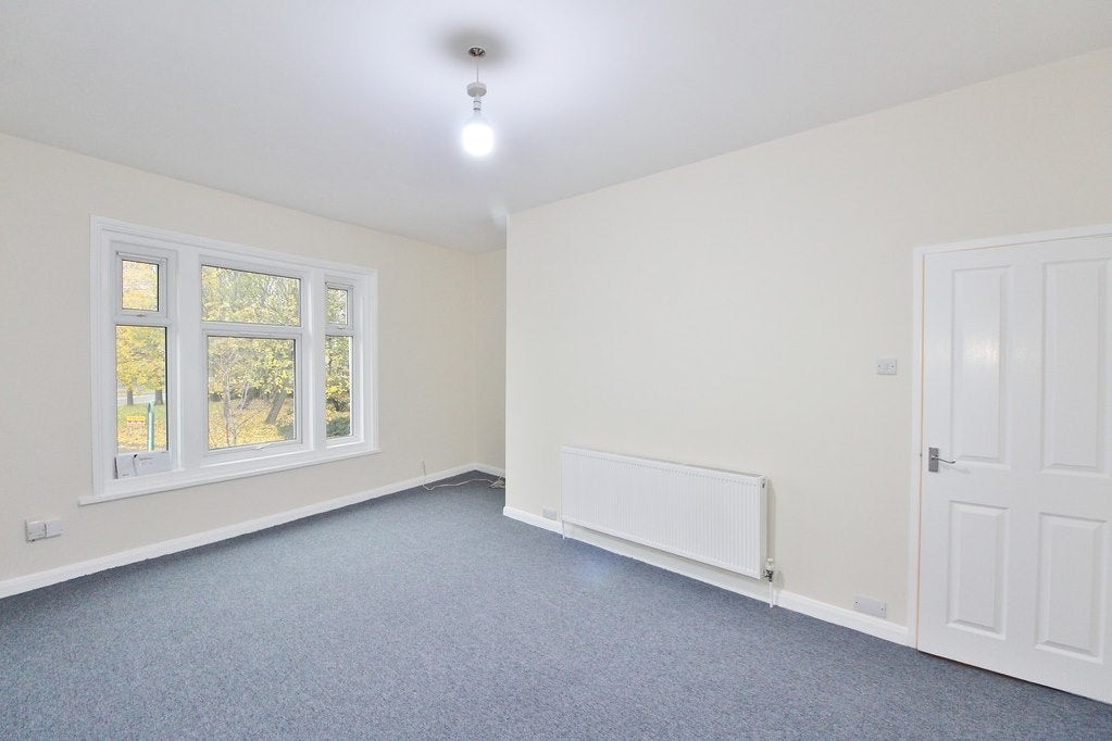 Flat Fawcett Road in Portsmouth