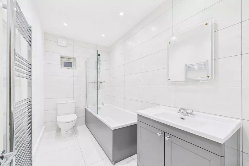 Room Arragon Gardens in Greater London