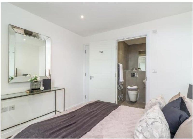 Room High Street in Slough