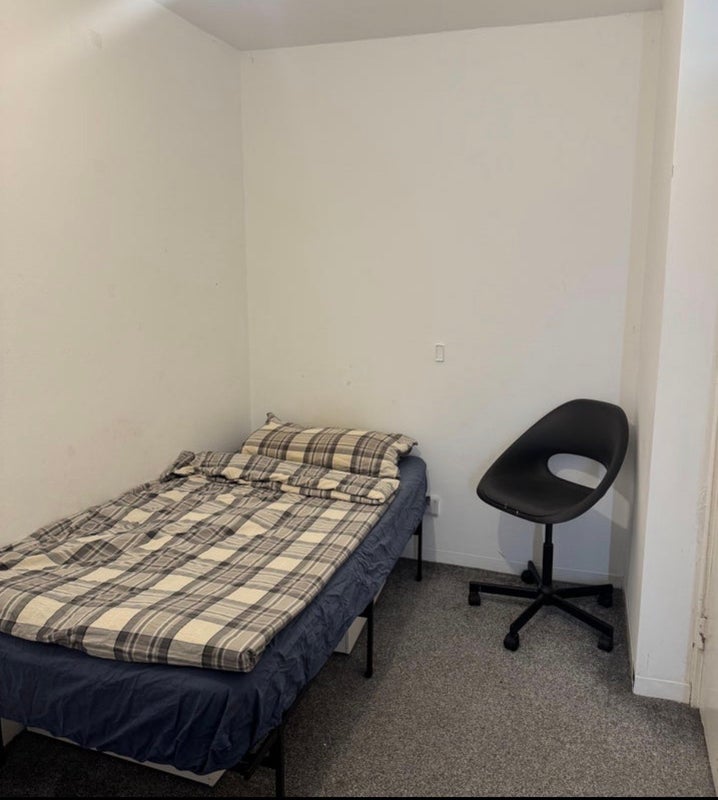 Room Kildare Walk in Greater London