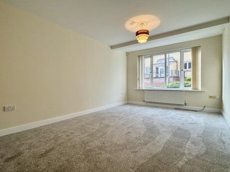 Flat Haverhill Grove in Wombwell