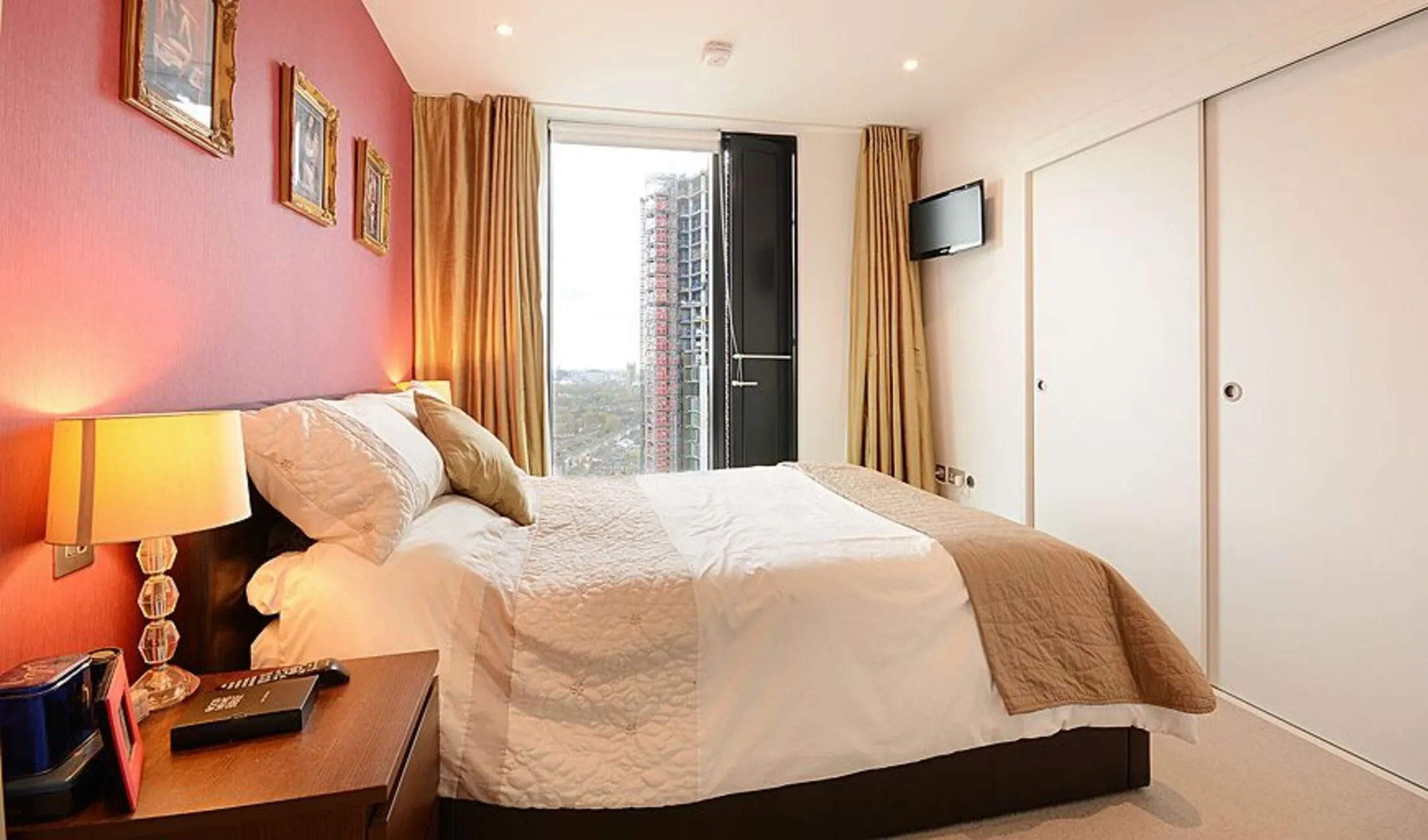 Flat Walworth Road in Greater London