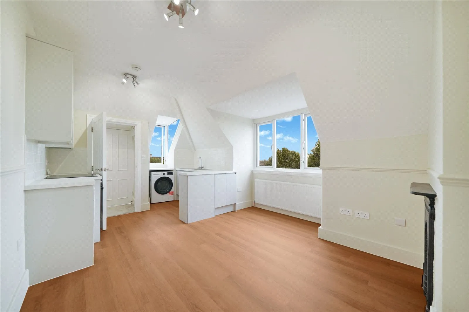 Flat Dollis Hill Lane in Greater London