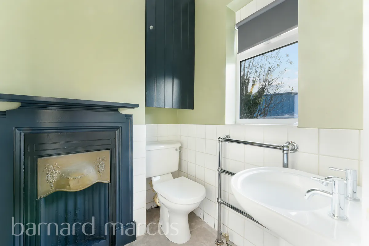 Flat Westcote Road in Greater London