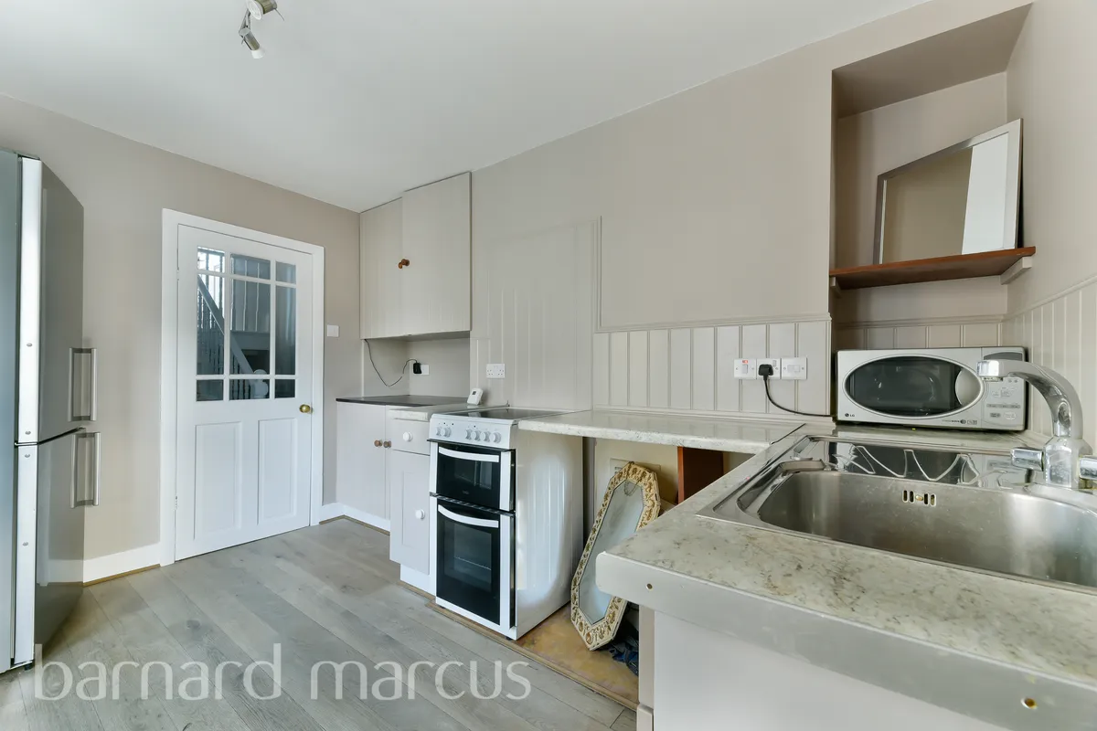 Flat Westcote Road in Greater London