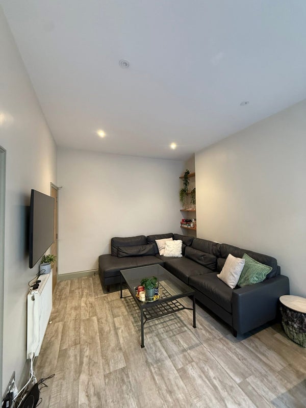 Room White Horse Lane in Greater London