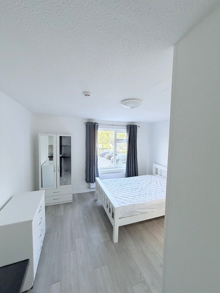 Room Polruan Place in Milton Keynes