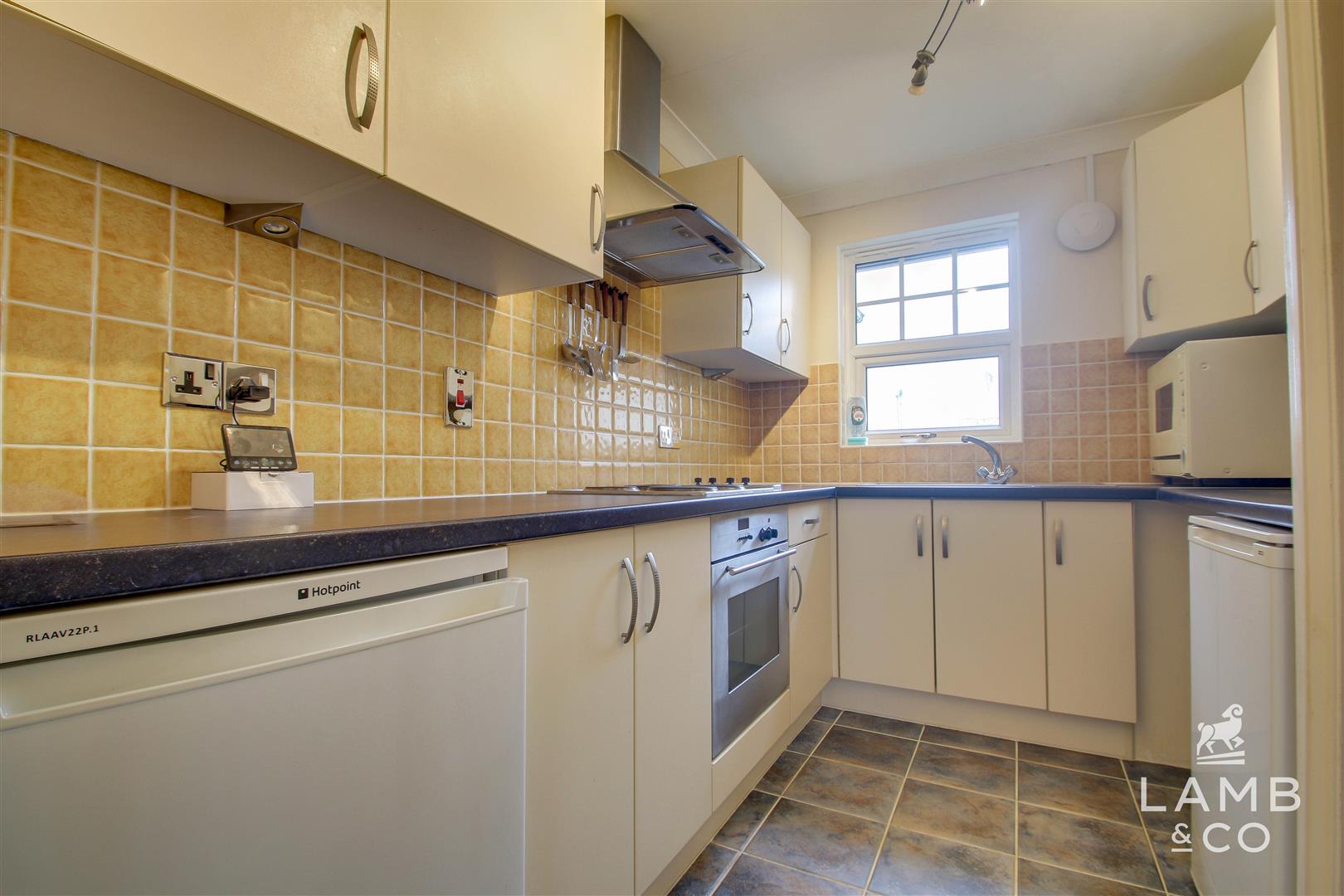 Flat Carnarvon Road in Clacton-on-Sea