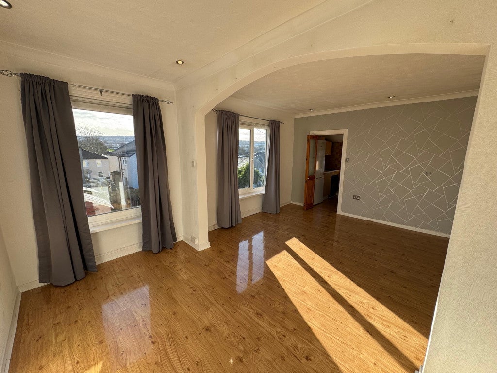 Flat Kingsacre Road in Glasgow