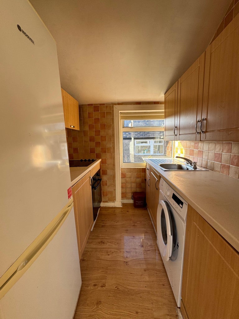 Flat Kingsacre Road in Glasgow